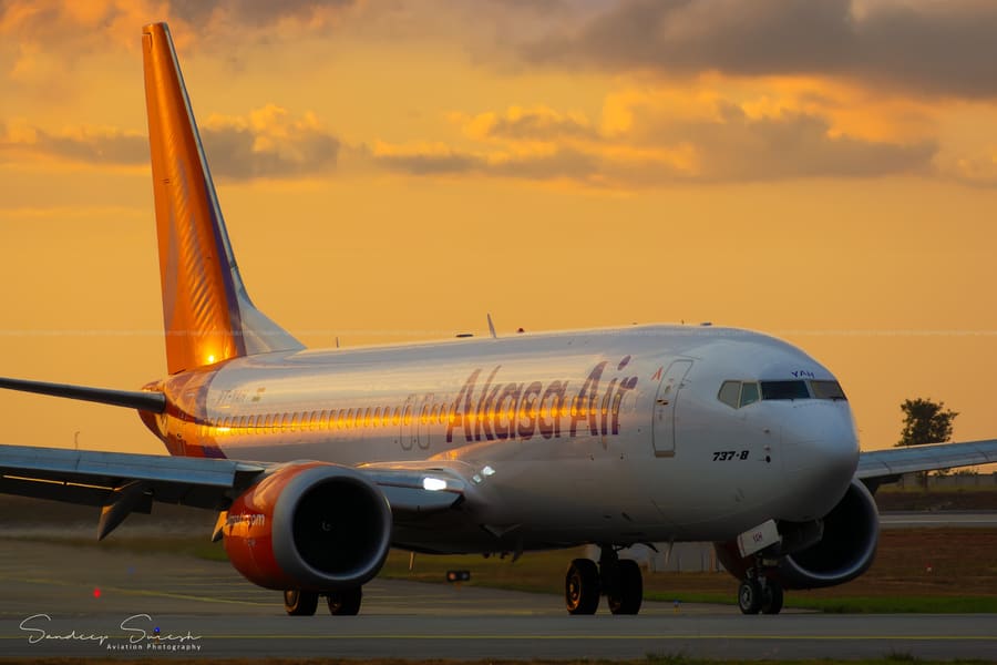 Akasa Air 737 MAX 8 — Dusk taxi, VOBL · Bengaluru — aviation photography by Mach One Aviation