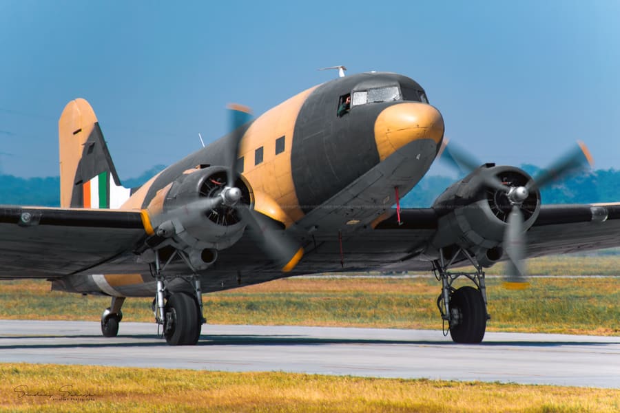 Douglas DC-3 Dakota — Heritage flight, Indian Air Force — aviation photography by Mach One Aviation