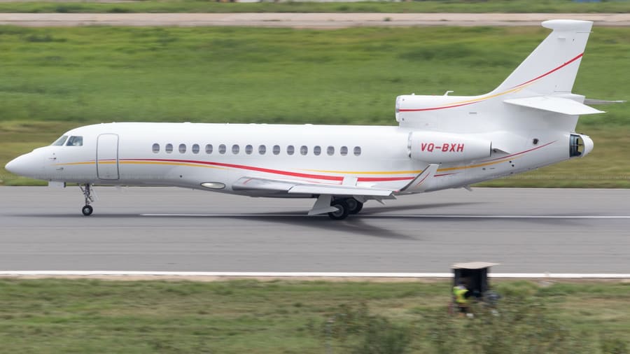 Dassault Falcon 7X — Shell · on landing — aviation photography by Mach One Aviation